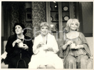 Fotografia d epoca originale 1995 Miriam CROTTI Valeria VALERI Germana DOMINICI Il clan delle vedove Foto 1