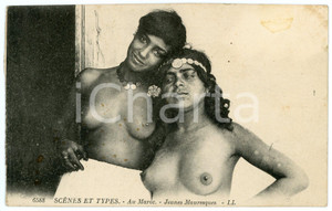 1910 ca ETHNIC NUDE MAROC Jeunes Mauresques - Postcard topless risque  Cartolina postale d'epoca, non viaggiata.CONDIZIONI: P (fioriture e macchia al recto)FORMATO: FP    originale e autentica 1