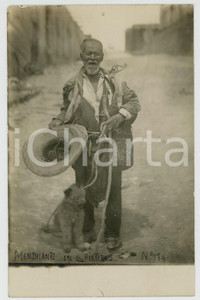 1925 ca MEXICO - PLATEROS - Mendicante con perro - Foto tarjeta postal RPPC  Fotografia seriale d'epoca in formato cartolina postale, non viaggiata.CONDIZIONI: GFORMATO: FP    originale e autentica 1