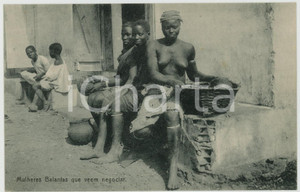 1920 ca GUINEE PORTUGAISE Mulheres Balantas que veem negociar - Postcard Cartolina postale d'epoca, non viaggiata.CONDIZIONI: G FORMATO: FP    originale e autentica 1