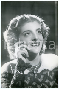1949 BUENOS AIRES Teatro ColÃ³n - Delia RIGAL soprano - AUTOGRAPHED Photo Fotografia d'epoca, con autografo. CONDIZIONI: F (autografo in inchiostro molto chiaro)FORMATO: 12x18 cm     originale e autentica 1