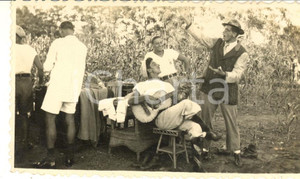 1935 ca CINA TIENTSIN Leoni di SAN MARCO - Festa con la chitarra *Foto 11x7 cm Fotografia d'epoca.CONDIZIONI: F (aloni)FORMATO: 11x7 cm    originale e autentica 1