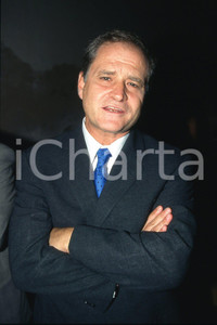 35mm vintage slide* 1997 ITALIA TV Michel THOULOUZE presidente Tele + (7)  Diapositiva d'epoca, in formato 35 mm.CONDIZIONI: GOODE' severamente vietata la riproduzione. Tutti i diritti sono riservati.Nella diapositiva ICharta mette in vendita, sul negozio eBay e in esclusiva sul sito "icharta" il proprio archivio composto da numerose diapositive e negativi fotografici d'epoca, tutti originali e autentici, che attraversano la storia del costume italiano tra gli la fine degli anni Sessanta e Novanta.Si tratta di uno sguardo inedito sull'attualit&agrave;, la politica, la vita quotidiana, il gossip e la cultura, che fotografa il cambiamento della nazione in quest'ultimo scorcio del XX secolo. Un'occasione unica per il mercato del collezionismo, che vede finalmente disponibile un archivio eccezionale per vastit&agrave;, tematiche e condizioni, in un settore (il negativo fotografico e la diapositiva) di assoluta novit&agrave; e dalle interessanti prospettive di investimento. GOOD/buono   originale e autentica 1