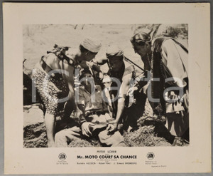 1938 CINEMA Film "Mr. Moto court sa chance" Robert KENT captured *Photo (2) Fotografia d'epoca.CONDIZIONI: POOR (fori angolari e minime sbrecciature marginali)FORMATO: 30x24 cm      originale e autentica 1