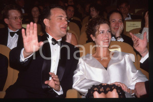 Fotografia d epoca originale Tom HANKS e Rita WILSON  FESTIVAL CINEMA VENEZIA 1998 35 mm vintage slide 1