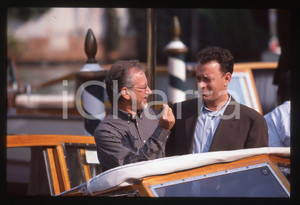 Fotografia d epoca originale Tom HANKS e Steven SPIELBERG FESTIVAL CINEMA VENEZIA 1998 35 mm vintage slide 18 1