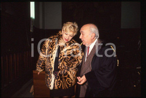 Fotografia d epoca originale Sandra MILO Armando CILLARIO Tribunale di MILANO 1995 ca 35mm vintage slide 14 1