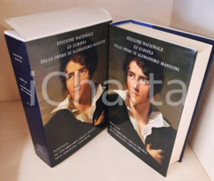 2005 Alessandro MANZONI Postille - Vocabolario della Crusca - Vol. 24 (5) Edizione Nazionale ed Europea delle opere di Alessandro Manzoni. Legatura in tela blu, logo "Casa del Manzoni" in oro al centro del piatto, sovraccoperta illustrata, cofanetto in cartoncino.Composizione dei testi nella versione VAL del carattere Baskerville, realizzato nella Stamperia Valdonega ad Arbizzano di Verona.PAGINE: 616EDITORE: Centro Nazionale Studi Manzoniani - Milano GOOD/buono volume intonso, ma il cofanetto è danneggiato (lembi scollati) Formato: 22x14 cm originale e autentica 1