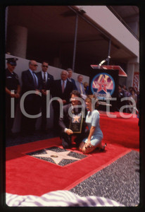 Fotografia d epoca originale Tom HANKS e Rita WILSON  WALK OF FAME HOLLYWOOD 1992 35 mm vintage slide 14 1