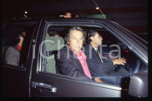 Alain DELON - CINEMA 1990 ca 35 mm vintage slide 26 Diapositiva d'epoca, in formato 35 mm.CONDIZIONI: GOODE' severamente vietata la riproduzione. Tutti i diritti sono riservati.ICharta mette in vendita, sul negozio eBay e in esclusiva sul sito "icharta" il proprio archivio composto da numerose diapositive e negativi fotografici d'epoca, tutti originali e autentici, che attraversano la storia del costume italiano tra gli la fine degli anni Sessanta e Novanta.Si tratta di uno sguardo inedito sull'attualità, la politica, la vita quotidiana, il gossip e la cultura, che fotografa il cambiamento della nazione in quest'ultimo scorcio del XX secolo. Un'occasione unica per il mercato del collezionismo, che vede finalmente disponibile un archivio eccezionale per vastità, tematiche e condizioni, in un settore (il negativo fotografico e la diapositiva) di assoluta novità e dalle interessanti prospettive di investimento.  GOOD/buono   originale e autentica 1