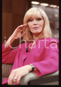 Fotografia d epoca originale Amanda LEAR durante trasmissione tv 1995 ca  35 mm vintage slide 21 1