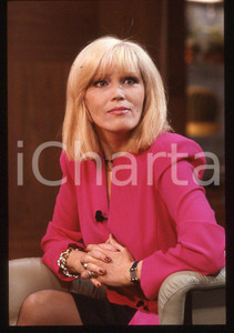 Fotografia d epoca originale Amanda LEAR durante trasmissione tv 1995 ca  35 mm vintage slide 29 1