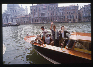 Fotografia d epoca originale Louis MALLE Candice BERGEN  Arrivo a VENEZIA 1987 35mm vintage slide 4 1