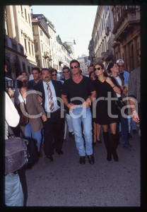 Fotografia d epoca originale Sylvester STALLONE ed Andrea WIESER  MILANO 1994 35 mm vintage slide 7 1