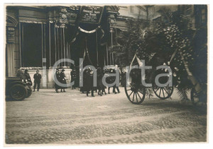 Fotografia d epoca originale 1920 ca MILANO Zona MONUMENTALE  Corteo funebre 1 Foto 18x13 cm 1