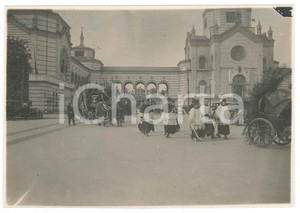Fotografia d epoca originale 1920 ca MILANO Cimitero MONUMENTALE  Corteo funebre 3 Foto 18x13 cm 1