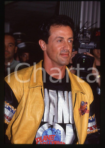 Fotografia d epoca originale Sylvester STALLONE  PLANET HOLLYWOOD LONDRA 1993 35 mm vintage slide 41 1