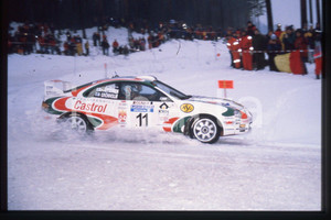 TOYOTA CELICA GT-FOUR - WRC INTERNATIONAL SWEDISH RALLY 1998 35 mm vintage slide Diapositiva d'epoca, in formato 35 mm.CONDIZIONI: GOODE' severamente vietata la riproduzione. Tutti i diritti sono riservati.Nella diapositiva ICharta mette in vendita, sul negozio eBay e in esclusiva sul sito "icharta" il proprio archivio composto da numerose diapositive e negativi fotografici d'epoca, tutti originali e autentici, che attraversano la storia del costume italiano tra gli la fine degli anni Sessanta e Novanta.Si tratta di uno sguardo inedito sull'attualità , la politica, la vita quotidiana, il gossip e la cultura, che fotografa il cambiamento della nazione in quest'ultimo scorcio del XX secolo. Un'occasione unica per il mercato del collezionismo, che vede finalmente disponibile un archivio eccezionale per vastità , tematiche e condizioni, in un settore (il negativo fotografico e la diapositiva) di assoluta novità  e dalle interessanti prospettive di investimento.  GOOD/buono   originale e autentica 1