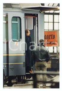 Fotografia d epoca originale 1994 FERROVIE DELLO STATO Adriano CELENTANO Backstage spot  Foto 10x15 cm 23 1