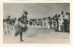 1930 ca C. ZAGOURSKI «L'Afrique qui disparaît» RUANDA Danses *Postcard 115  Fotocartolina postale d'epoca, appartenente alla 2^ serie &laquo;L'Afrique qui dispara&icirc;t&raquo; del fotografo Casimir Zagourski (L&eacute;opoldville).N&deg; 115, non viaggiata.Al verso timbro: "Henri Nicaise Photographe - Namur"CONDIZIONI: GFORMATO: 14x9 cm     originale e autentica 1