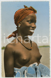 1960ca L'AFRIQUE EN COULEURS Beauté noire NU ETHNIQUE ^Carte postale  Cartolina postale d'epoca, non viaggiata .EDIZIONE: Editions Hoa-Qui, ParisSERIE: L'Afrique en couleures - n. 1016CONDIZIONI: GFORMATO: FP    originale e autentica 1
