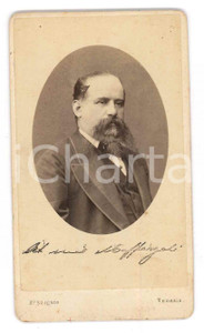 1890 ca VENEZIA Ritratto maschile - Foto Antonio SORGATO - CDV con dedica  Fotografia d'epoca, montata su cartoncino.Con dedica manoscrittaFOTOGRAFO: Antonio Sorgato - Venezia FAIR/discreto lievi bruniture e smussature ai margini Formato: CDV (6x10 cm) originale e autentica 1