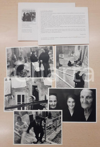 1998 BIELLA Mostra Giovanni BUCCI "Scanno" - Invito con 5 fotocartoline Invito originale d'epoca, corredato da 5 fotografie in formato cartoline, che ritraggono le foto presenti in mostra.Busta illustrata. GOOD/buono  Formato: 16x11 cm originale e autentica 1