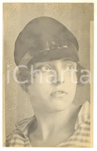 1919 ROMA Sig.ra LAURENZI con cappello - Ritratto *Foto Luigi GREA (1) Fotografia originale d'epoca, in formato cartolina postale.Si tratta di uno scatto realizzato da un fotografo amatoriale, Luigi "Gigi" Grea, funzionario delle ferrovie. GOOD/buono  Formato: 9x14 cm originale e autentica 1