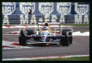 Nigel MANSELL su WILLIAMS FW14B - FORMULA 1 GP MONZA 1992 35 mm vintage slide 4 Diapositiva d'epoca, in formato 35 mm.CONDIZIONI: GOODE' severamente vietata la riproduzione. Tutti i diritti sono riservati.Nella diapositiva ICharta mette in vendita, sul negozio eBay e in esclusiva sul sito "icharta" il proprio archivio composto da numerose diapositive e negativi fotografici d'epoca, tutti originali e autentici, che attraversano la storia del costume italiano tra gli la fine degli anni Sessanta e Novanta.Si tratta di uno sguardo inedito sull'attualità , la politica, la vita quotidiana, il gossip e la cultura, che fotografa il cambiamento della nazione in quest'ultimo scorcio del XX secolo. Un'occasione unica per il mercato del collezionismo, che vede finalmente disponibile un archivio eccezionale per vastità , tematiche e condizioni, in un settore (il negativo fotografico e la diapositiva) di assoluta novità  e dalle interessanti prospettive di investimento.  GOOD/buono   originale e autentica 1