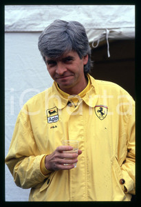 Ingegnere Scuderia FERRARI - FORMULA 1 GP MONZA 1982 35 mm vintage slide 4 Diapositiva d'epoca, in formato 35 mm.CONDIZIONI: GOODE' severamente vietata la riproduzione. Tutti i diritti sono riservati.Nella diapositiva ICharta mette in vendita, sul negozio eBay e in esclusiva sul sito "icharta" il proprio archivio composto da numerose diapositive e negativi fotografici d'epoca, tutti originali e autentici, che attraversano la storia del costume italiano tra gli la fine degli anni Sessanta e Novanta.Si tratta di uno sguardo inedito sull'attualità , la politica, la vita quotidiana, il gossip e la cultura, che fotografa il cambiamento della nazione in quest'ultimo scorcio del XX secolo. Un'occasione unica per il mercato del collezionismo, che vede finalmente disponibile un archivio eccezionale per vastità , tematiche e condizioni, in un settore (il negativo fotografico e la diapositiva) di assoluta novità  e dalle interessanti prospettive di investimento.  GOOD/buono   originale e autentica 1