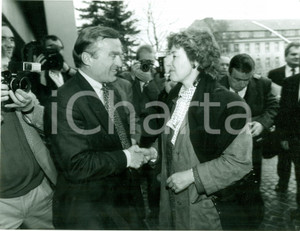 Fotografia d epoca originale 1990 BONN Ministri economia Helmut HAUSSMANN e Christa LUFT Fotografia 3 1