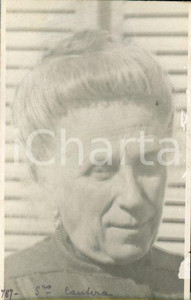 1921 L'AQUILA Famiglia CANTERA - Ritratto di donna *Foto Luigi GREA Fotografia originale d'epoca, in formato cartolina postale.Si tratta di uno scatto realizzato da un fotografo amatoriale, Luigi "Gigi" Grea, funzionario delle ferrovie. FAIR/discreto abrasioni marginali e ritocchi manuali Formato: 9x14 cm originale e autentica 1