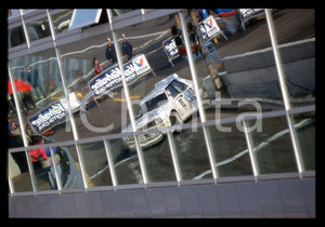 20° RALLY di MONZA - MONZA 1997 35 mm vintage slide 4 Diapositiva d'epoca, in formato 35 mm.CONDIZIONI: GOODE' severamente vietata la riproduzione. Tutti i diritti sono riservati.Nella diapositiva ICharta mette in vendita, sul negozio eBay e in esclusiva sul sito "icharta" il proprio archivio composto da numerose diapositive e negativi fotografici d'epoca, tutti originali e autentici, che attraversano la storia del costume italiano tra gli la fine degli anni Sessanta e Novanta.Si tratta di uno sguardo inedito sull'attualità , la politica, la vita quotidiana, il gossip e la cultura, che fotografa il cambiamento della nazione in quest'ultimo scorcio del XX secolo. Un'occasione unica per il mercato del collezionismo, che vede finalmente disponibile un archivio eccezionale per vastità , tematiche e condizioni, in un settore (il negativo fotografico e la diapositiva) di assoluta novità e dalle interessanti prospettive di investimento.  GOOD/buono   originale e autentica 1