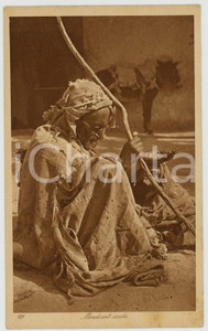 1920 ca AFRIQUE DU NORD Mendiant arabe - Carte postale ETHNIQUE CPA 2  Cartolina postale d'epoca, non viaggiata.CONDIZIONI: G (lievi ingiallimenti al lato inferiore)FORMATO: FP    originale e autentica 1