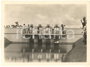 1934 AOI GENALE (SOMALIA) Inaugurazione prolungamento Canale Principale - Foto  Fotografia originale d'epoca, con timbro datario e didascalia dattiloscritta al verso. GOOD/buono  Formato: 18x13 cm originale e autentica 1