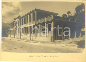 1934 ARCHITETTURA FASCISMO - ISOLA DEL LIRI - Nuova scuola elementare *Foto  Fotografia originale d'epoca, con timbro datario al verso. GOOD/buono minime macchie marginali Formato: 24x18 cm originale e autentica 1