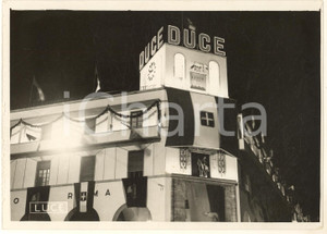1937 TRIPOLI (LIBIA) Palazzo del Banco di Roma addobbato per visita di Mussolini  Fotografia originale d'epoca, con timbro datario al verso. GOOD/buono lieve piegatura angolare Formato: 18x13 cm originale e autentica 1