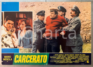 1981 Mario MEROLA Regina BIANCHI Biagio PELLIGRA "Carcerato" Fotobusta poster Fotobusta cinematografica (poster) originale dell'epoca. POOR/danneggiato piegature d'epoca; fori di affissione; piccoli strappi marginali e mancanze Formato: 68x48 cm originale e autentica 1