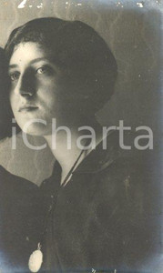 1914 ROMA Ritratto di Maria CAZZANI - Fotocartolina Luigi GREA (8) Fotografia originale d'epoca.Si tratta di uno scatto realizzato da un fotografo amatoriale, Luigi "Gigi" Grea, funzionario delle ferrovie. FAIR/discreto abrasioni al lato superiore Formato: 9x14 cm originale e autentica 1