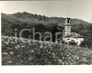 Fotografia d epoca originale 1970 ca VIU  TO Chiesa frazione TORNETTI con Rocca MOROSS Foto HAUS 1