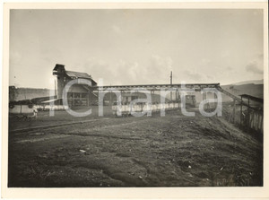1937 CASTELNUOVO DEI SABBIONI Impianto di vagliatura per lignite umida *Foto Fotografia originale d'epoca, con timbro datario e didascalia manoscritta al verso.FOTOGRAFO: Zaccaria - Firenze FAIR/discreto piegature al lato superiore Formato: 24x18 cm originale e autentica 1