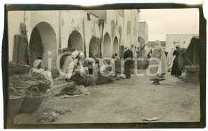 1920 ca BISKRA (ALGERIA) COSTUMI - Mercato tradizionale (4) - Foto 14x9 cm  Fotografia d'epoca. GOOD/buono margini rifilati Formato: 14x9 cm originale e autentica 1