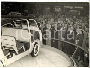 Fotografia d epoca originale 1956 TORINO Salone dell Automobile  Giovanni GRONCHI all inaugurazione Foto 1