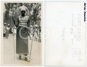 1930 ca C. ZAGOURSKI "L'Afrique qui disparaît" RUANDA Danseur - Postcard 112  Fotocartolina postale d'epoca, appartenente alla 2^ serie &laquo;L'Afrique qui dispara&icirc;t&raquo; del fotografo Casimir Zagourski (L&eacute;opoldville).N&deg; 112, non viaggiata.CONDIZIONI: GFORMATO: 9x14 cm    originale e autentica 1