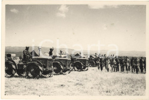 1937 AOI ADDIS ABEBA Generale Intendente RICAGNO consegna motoaratrici *Foto Fotografia originale d'epoca, con timbro datario e didascalia dattiloscritta al verso. POOR/danneggiato puntinature; aloni Formato: 18x13 cm originale e autentica 1