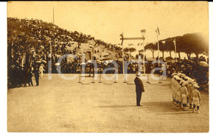 Fotografia d epoca originale 1910 ca UNGHERIA / HUNGARY Bambini durante un saggio di ginnastica Foto RARA 1