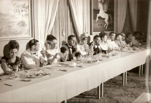 Fotografia d epoca originale 1964 CARNEVALE RIO DE JANEIRO Alberto SORDI Elsa MARTINELLI Giurati sfilata 3 1