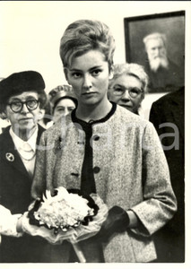 Fotografia d epoca originale 1960 ca BRUXELLES Principessa Paola BELGIO visita asilo quartiere LES MAROLLES 4 1