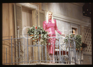 1990 ca CICCIOLINA Ilona STALLER ospite a I FATTI VOSTRI *35 mm vintage slide Diapositiva d'epoca, in formato 35 mm.CONDIZIONI: GOODE' severamente vietata la riproduzione. Tutti i diritti sono riservati.Nella diapositiva ICharta mette in vendita, sul negozio eBay e in esclusiva sul sito "icharta" il proprio archivio composto da numerose diapositive e negativi fotografici d'epoca, tutti originali e autentici, che attraversano la storia del costume italiano tra gli la fine degli anni Sessanta e Novanta.Si tratta di uno sguardo inedito sull'attualità , la politica, la vita quotidiana, il gossip e la cultura, che fotografa il cambiamento della nazione in quest'ultimo scorcio del XX secolo. Un'occasione unica per il mercato del collezionismo, che vede finalmente disponibile un archivio eccezionale per vastità , tematiche e condizioni, in un settore (il negativo fotografico e la diapositiva) di assoluta novità e dalle interessanti prospettive di investimento.  GOOD/buono   originale e autentica 1 1990 ca CICCIOLINA Ilona STALLER ospite a I FATTI VOSTRI *35 mm vintage slide Diapositiva d'epoca, in formato 35 mm.CONDIZIONI: GOODE' severamente vietata la riproduzione. Tutti i diritti sono riservati.Nella diapositiva ICharta mette in vendita, sul negozio eBay e in esclusiva sul sito "icharta" il proprio archivio composto da numerose diapositive e negativi fotografici d'epoca, tutti originali e autentici, che attraversano la storia del costume italiano tra gli la fine degli anni Sessanta e Novanta.Si tratta di uno sguardo inedito sull'attualità , la politica, la vita quotidiana, il gossip e la cultura, che fotografa il cambiamento della nazione in quest'ultimo scorcio del XX secolo. Un'occasione unica per il mercato del collezionismo, che vede finalmente disponibile un archivio eccezionale per vastità , tematiche e condizioni, in un settore (il negativo fotografico e la diapositiva) di assoluta novità e dalle interessanti prospettive di investimento.  GOOD/buono   originale e autentica 1