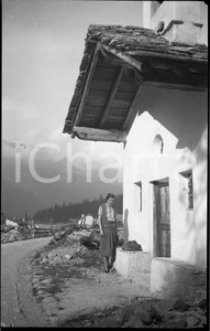 1935 CERESOLE REALE Cappella di San Rocco NEGATIVO ORIGINALE  Negativo originale in bianco e nero (su pellicola), in formato cm 6 x 9 CONDIZIONI: FAIR ICharta mette in vendita, sul negozio eBay e in esclusiva sul sito "icharta" il proprio archivio composto da numerose diapositive e negativi fotografici d'epoca, tutti originali e autentici, che attraversano la storia del costume italiano tra gli la fine degli anni Sessanta e Novanta.Si tratta di uno sguardo inedito sull'attualità, la politica, la vita quotidiana, il gossip e la cultura, che fotografa il cambiamento della nazione in quest'ultimo scorcio del XX secolo. Un'occasione unica per il mercato del collezionismo, che vede finalmente disponibile un archivio eccezionale per vastità, tematiche e condizioni, in un settore (il negativo fotografico e la diapositiva) di assoluta novità e dalle interessanti prospettive di investimento. FAIR/discreto   originale e autentica 1